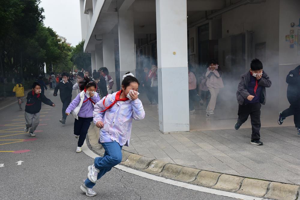 2bbe94e689314f6eaf878dc7bc248c3c.jpg 2bbe94e689314f6eaf878dc7bc248c3c.jpg