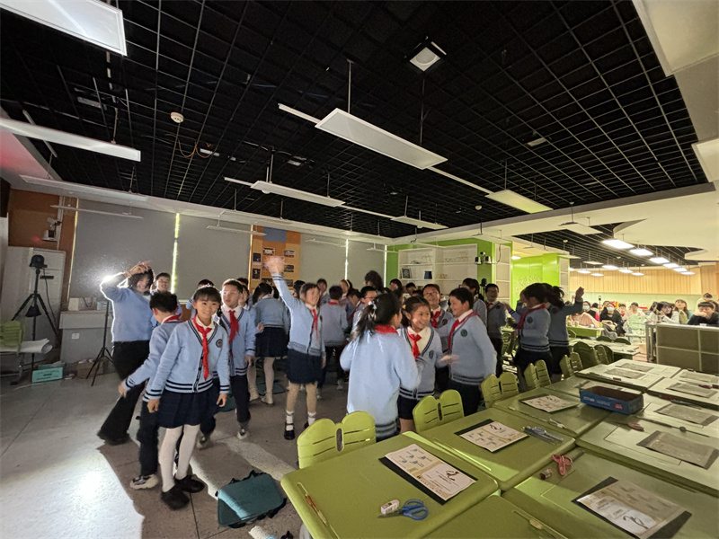 2b0270fe6dd04841a9cad6c48608e105.jpg