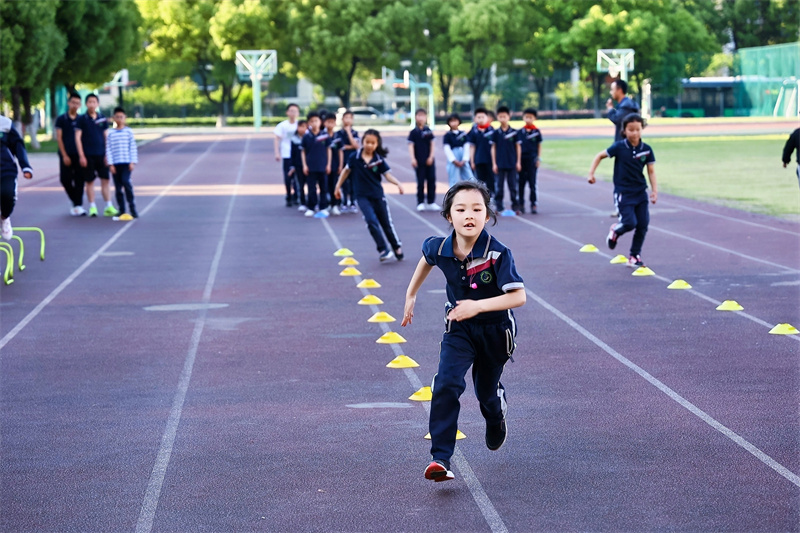 紫悦的学生黎明之光图片