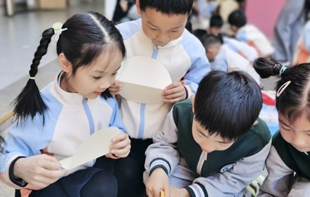 “衔”一抹春光，“接”一缕成长——记翰林幼儿园幼小衔接实践活动